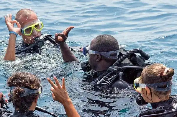 Beginner scuba diving experience with instructor in Watamu Kenya